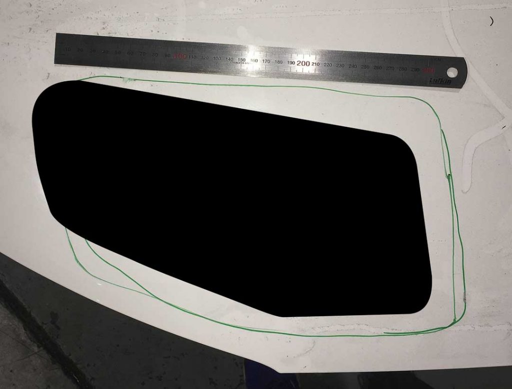 Yaris bonnet vent design