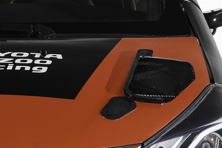 Yaris bonnet vortex generator and vent on car